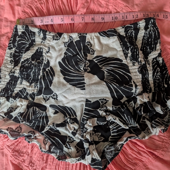 Super cute FP ruffle shorts/bloomers - Picture 5 of 7